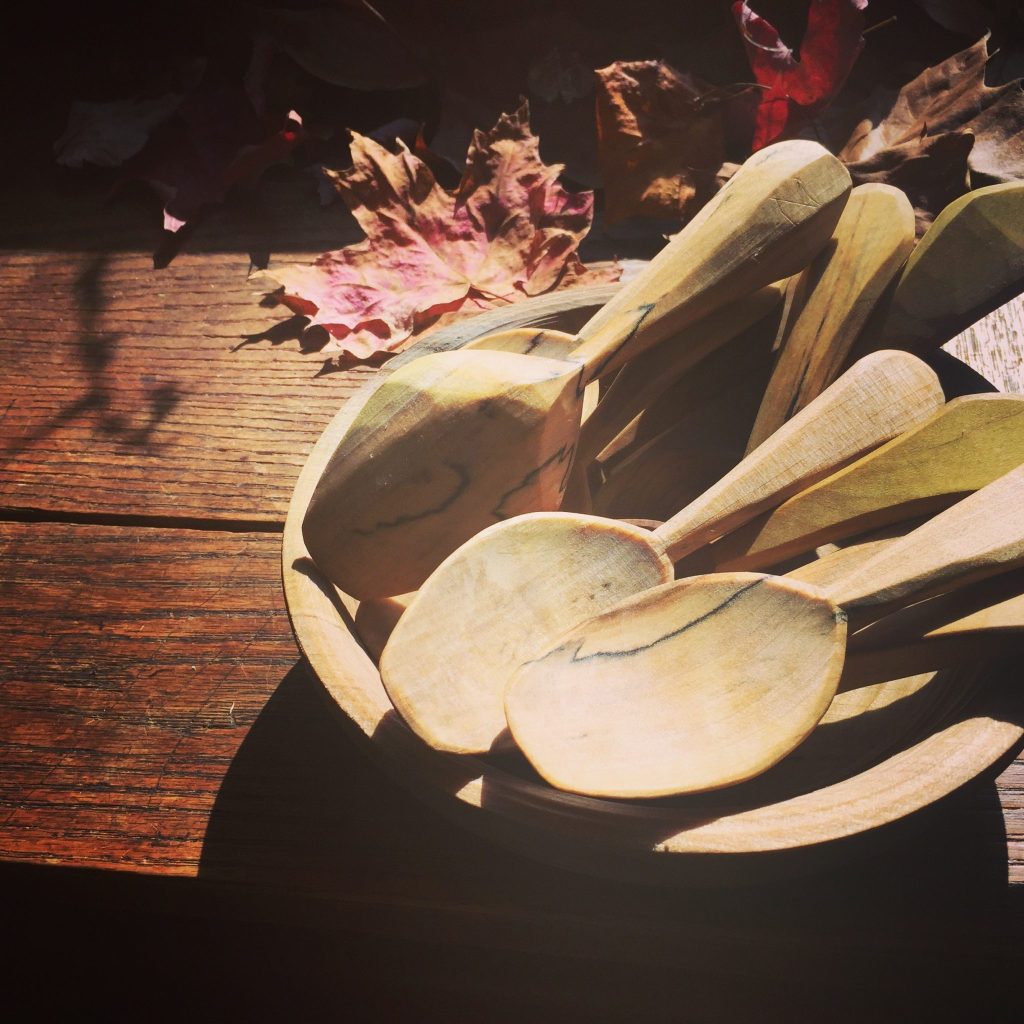 Bowl of decent spoons